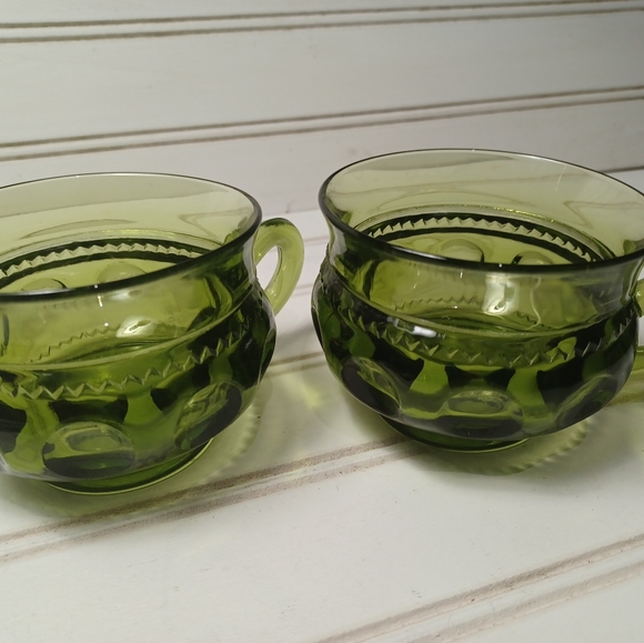 Vintage Indiana green Glass Kings Crown Thumbprint Coffee Cup. Condition is pre- - Picture 3 of 6